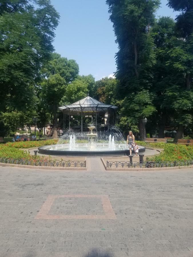 Двухкомнатная Квартира,500М И Дерибасовская,Всегда Есть Свет Odessa Exteriör bild